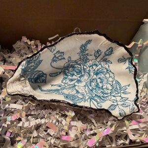 Floral Decorative Oyster Shell Dish